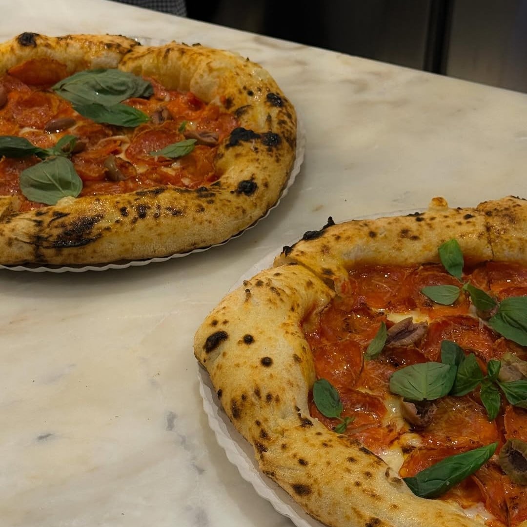 pizza de la Centrale Pizza București.