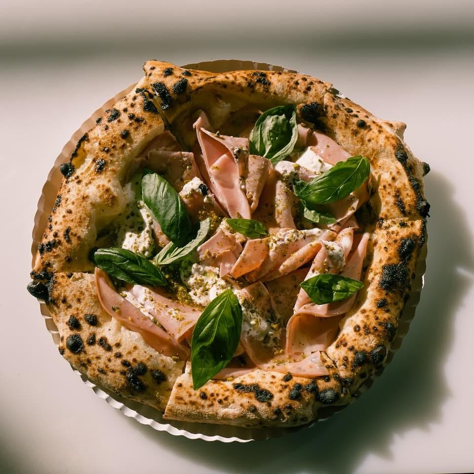 pizza de la Centrale Pizza. cea mai bună pizza din București