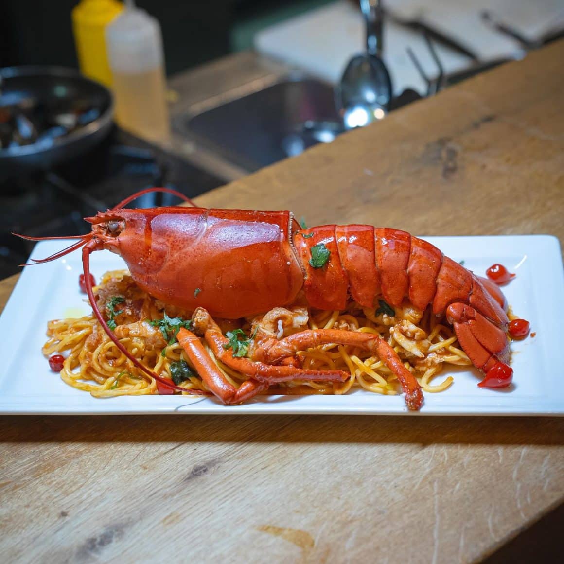 paste cu homar întreg în sos roșu, BistroMar restaurant pescăresc București