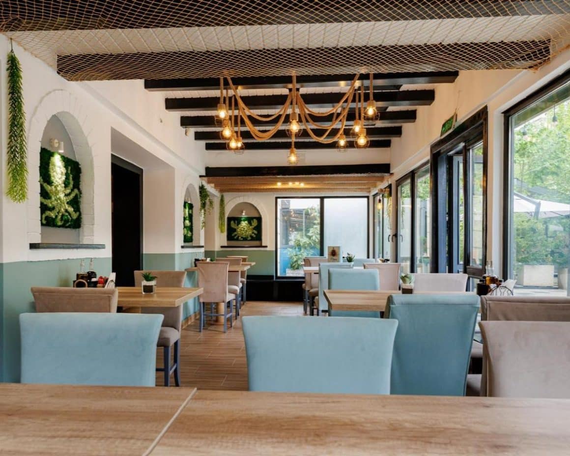 imagine din interiorul restaurantului Juicy Crab, restaurant pescăresc București