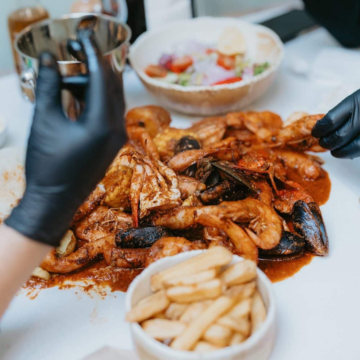 seafood boil in sos cajun de la Juicy Crab