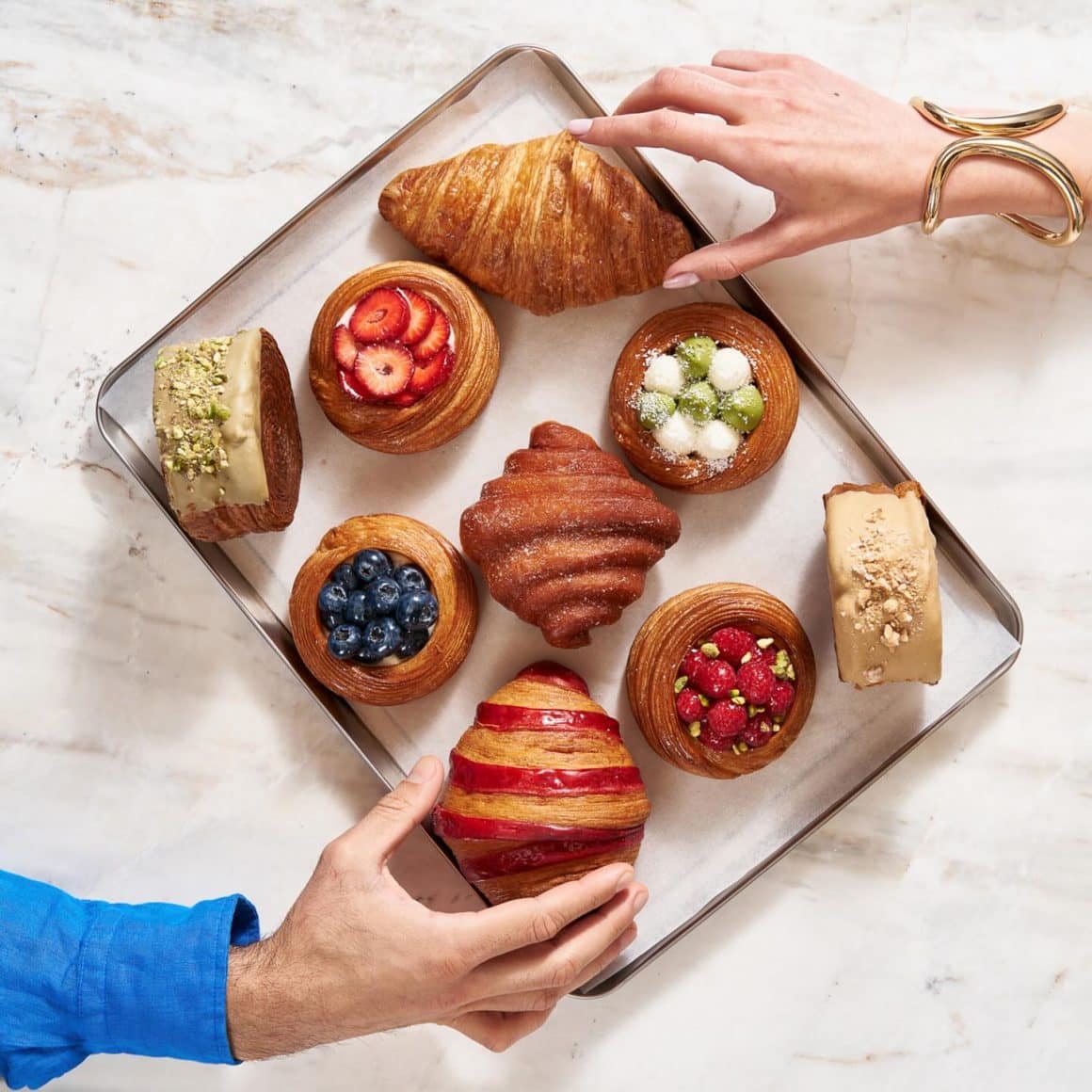 platou cu vionnoiserie de la La Mita Biciclista. Brunch în București