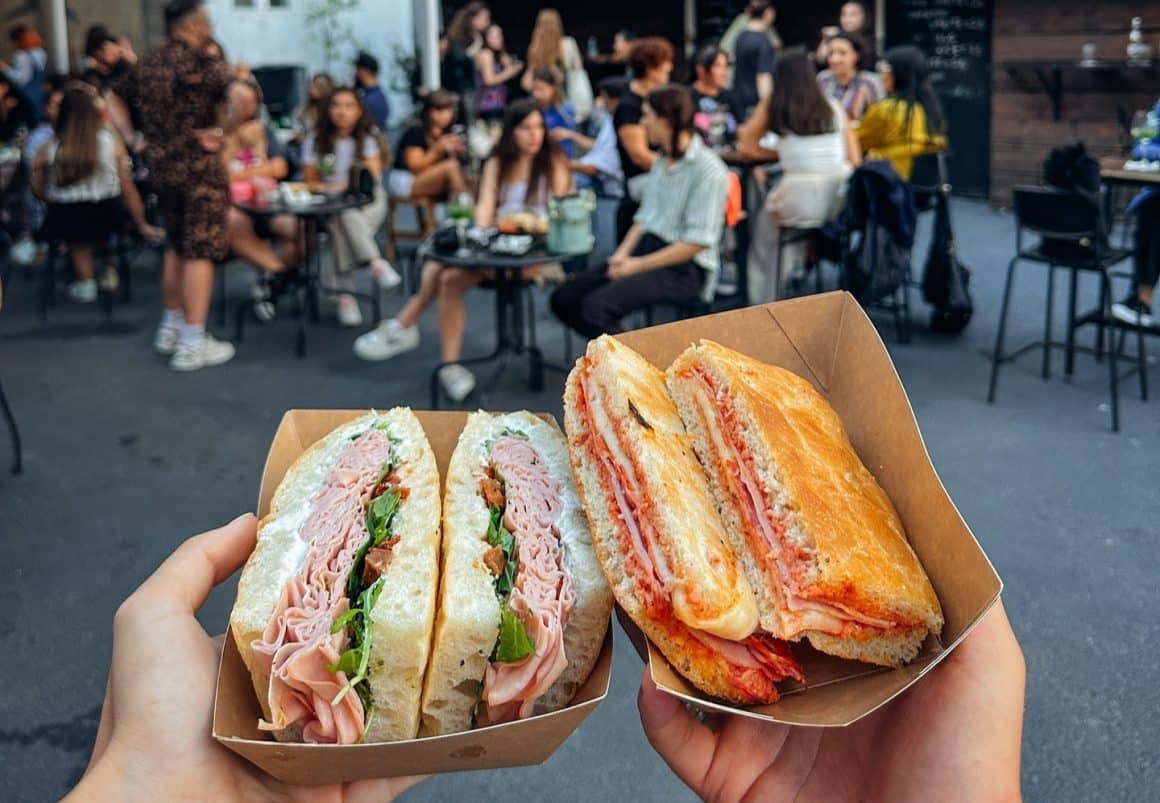 2 panini de la Suta de Grame. Snack Culture Bucuresti.