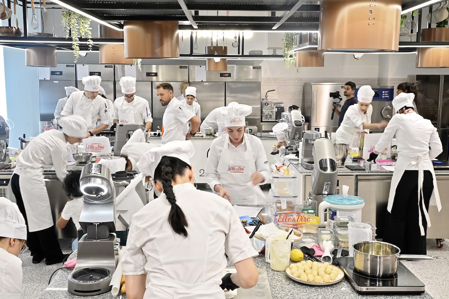 Cheesecake reinventat la București: Young Chefs a ales primii câștigători