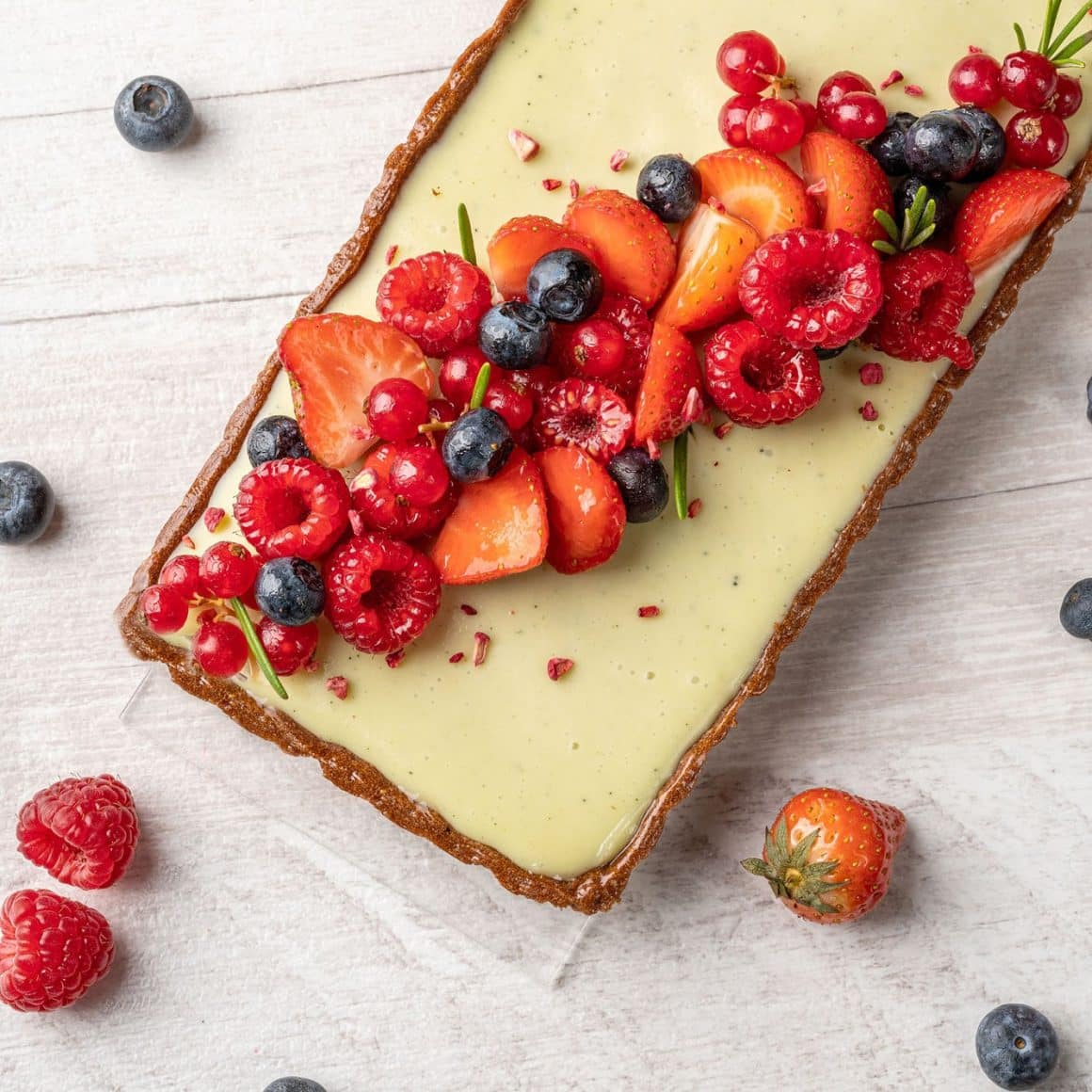 Matcha Raspberry Tart – o tartă cu ganache de matcha și compot de zmeură