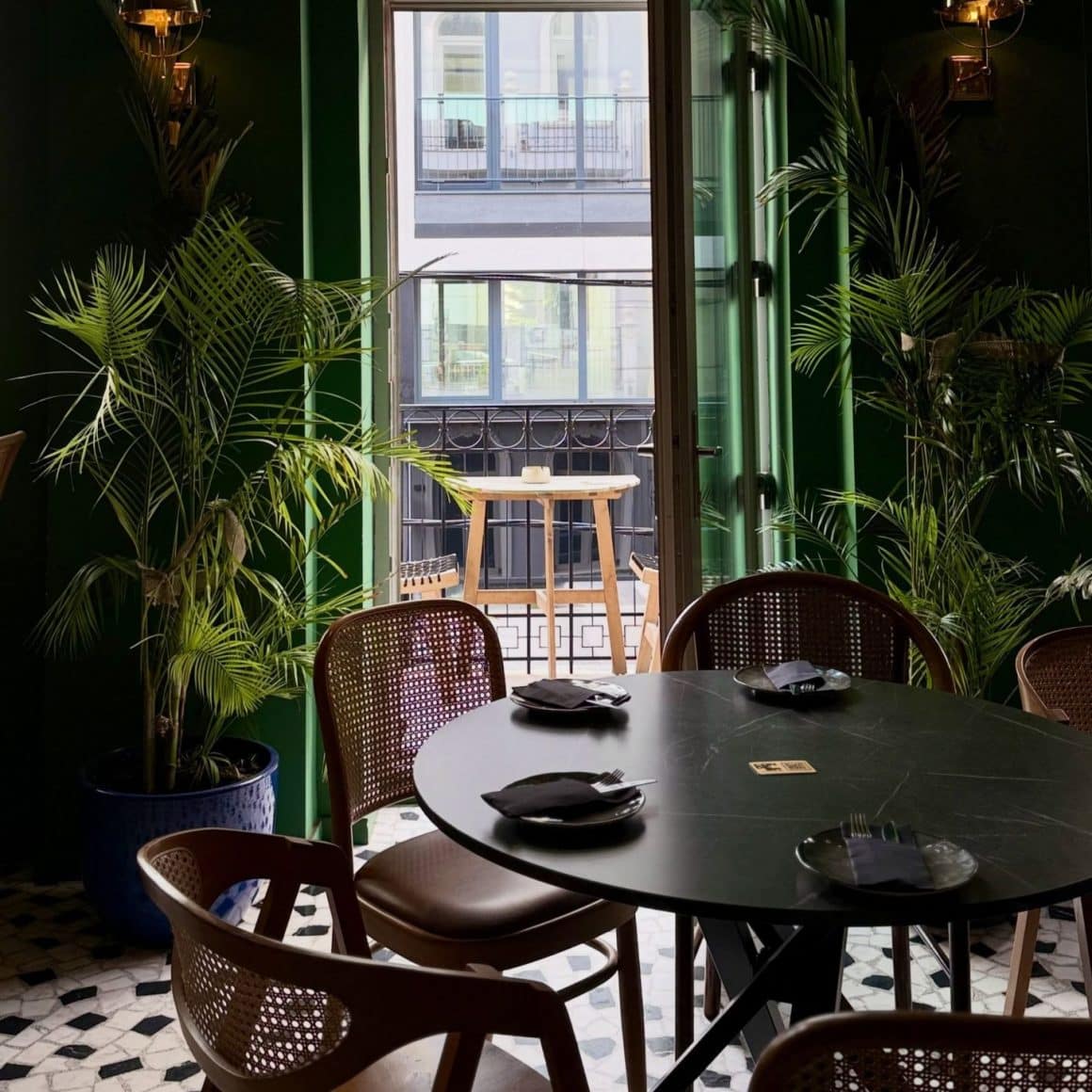 imagine din interiorul restaurantului Condesa