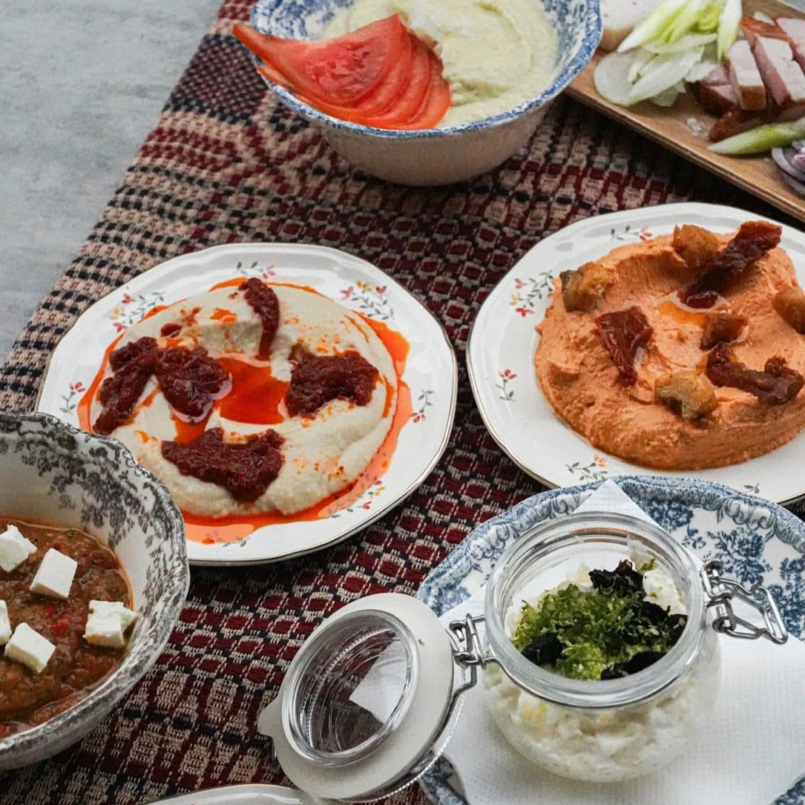 sharing plates cu humus