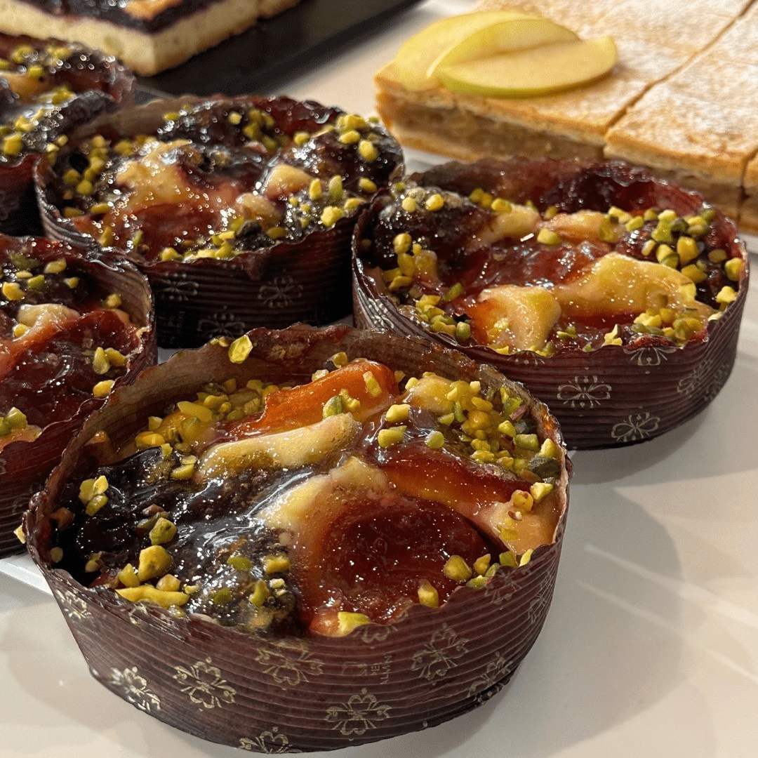 Tartă cu prune de la Ana Baking.