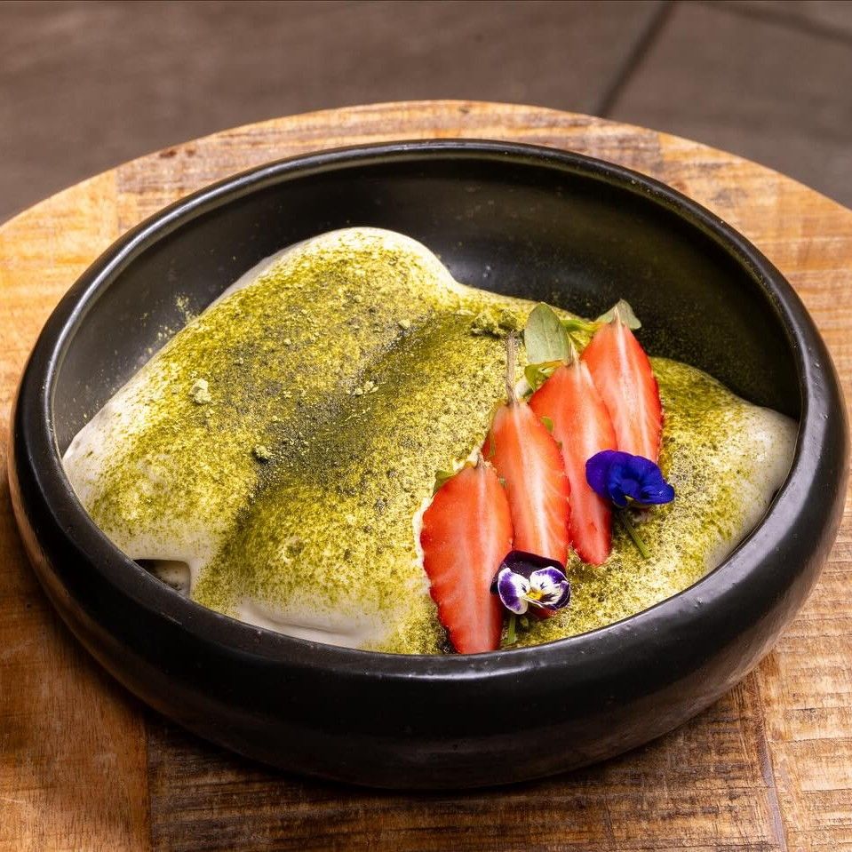 Tiramisu cu matcha de la Yoshi Izakaya. Matcha în București