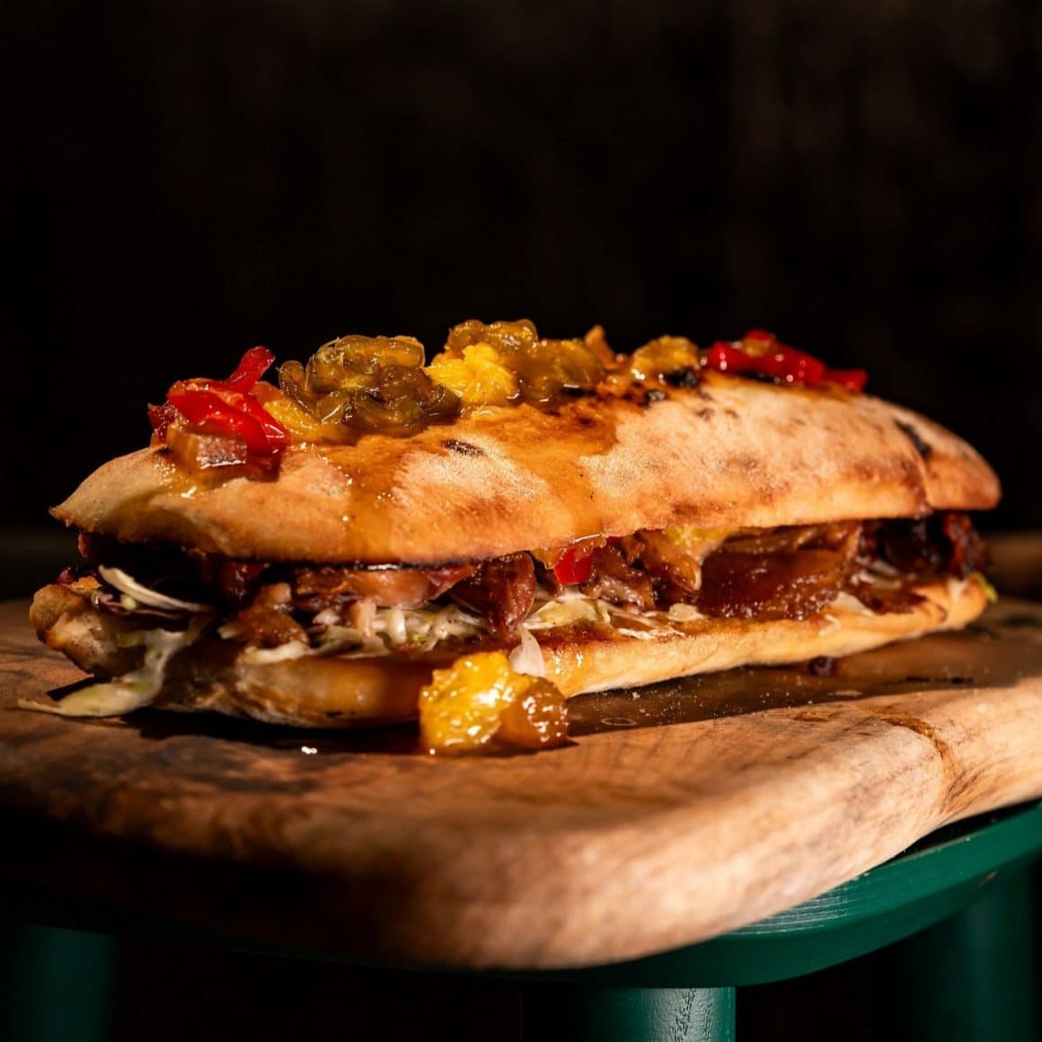 sendviș cu rață de la Zmoke. Noutăți din meniurile de toamnă de la restaurante București