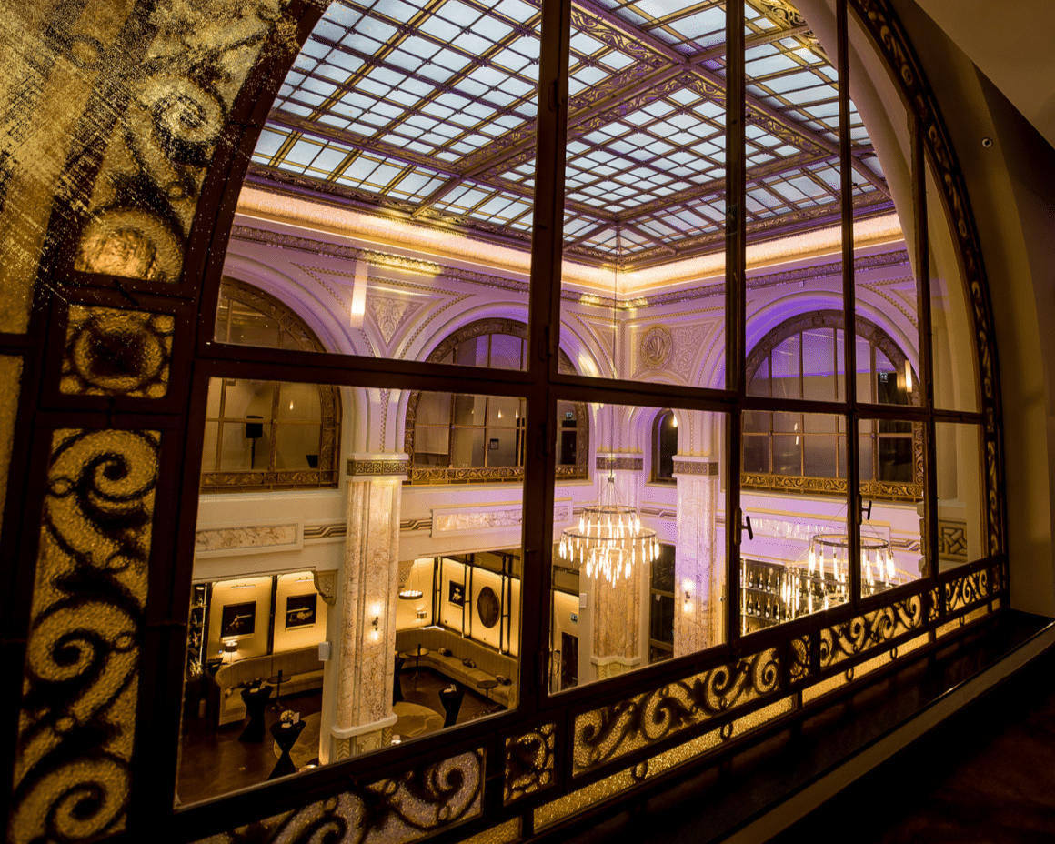 holul mare a hotelului Marmorosch din București, 