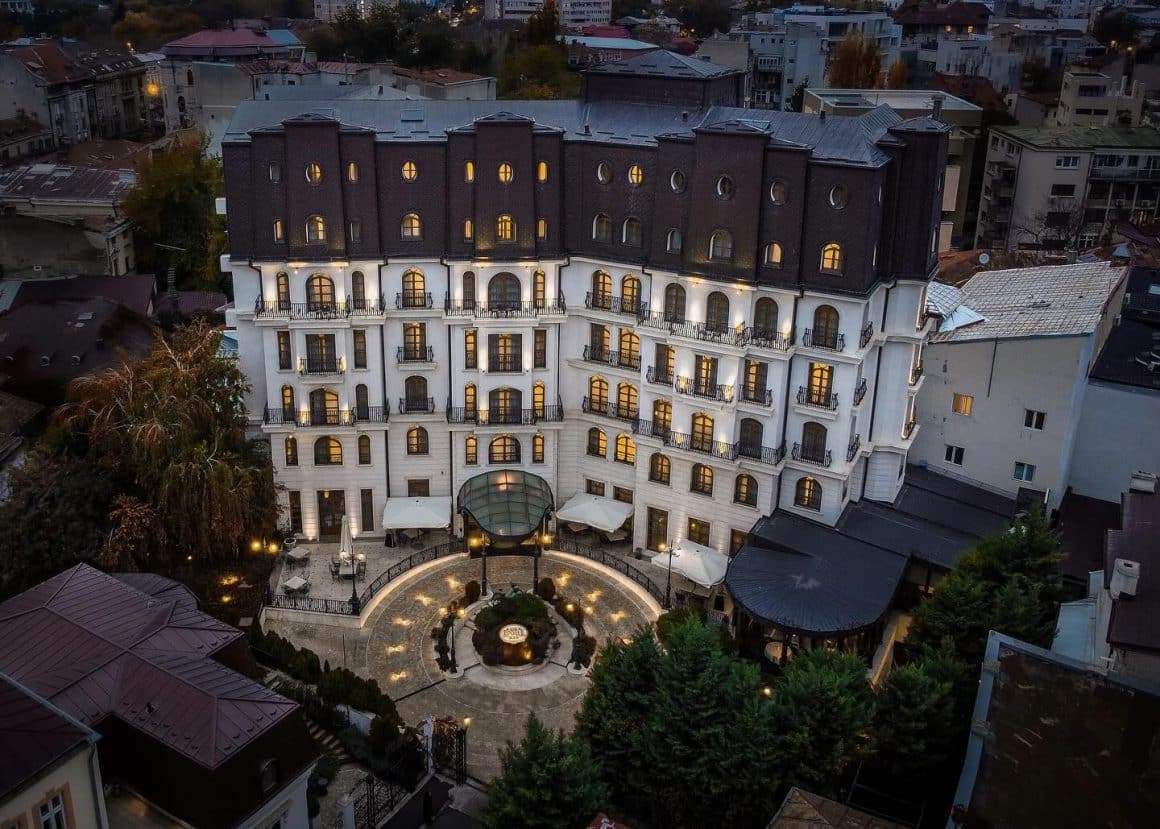 Epoque Hotel – Relais & Châteaux, București, fotografiat din exterior. Hotel distins cu o cheie Michelin Keys în România