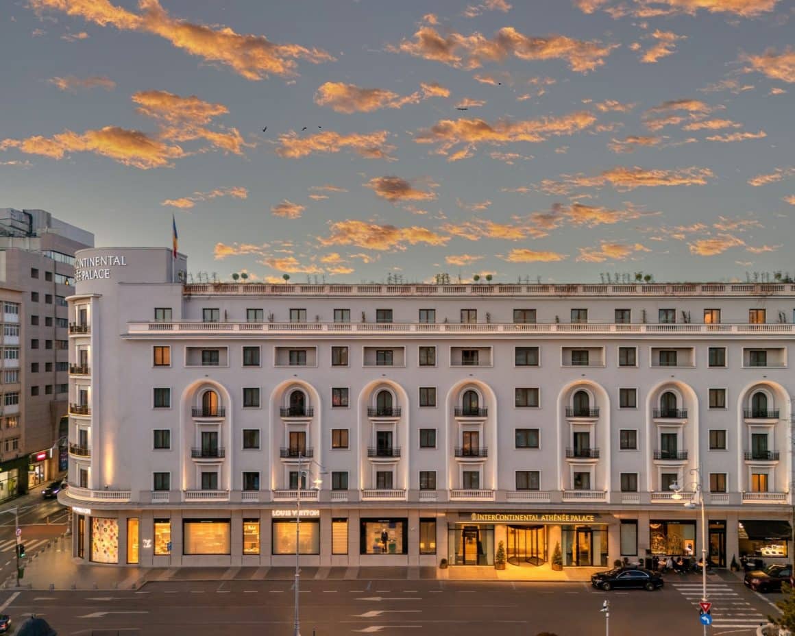 Hotelul InterContinental Athénée Palace – București fotografiat din exterior