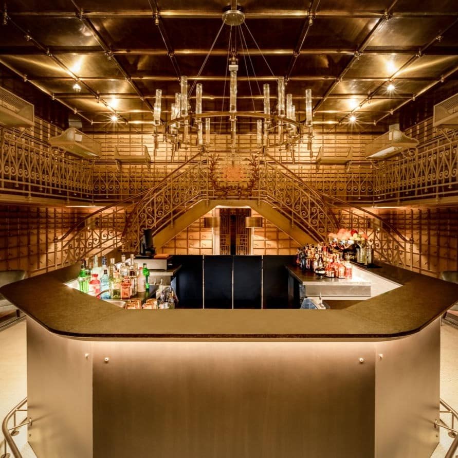 Barul The Vault din cadrul hotelului Marmorosch București