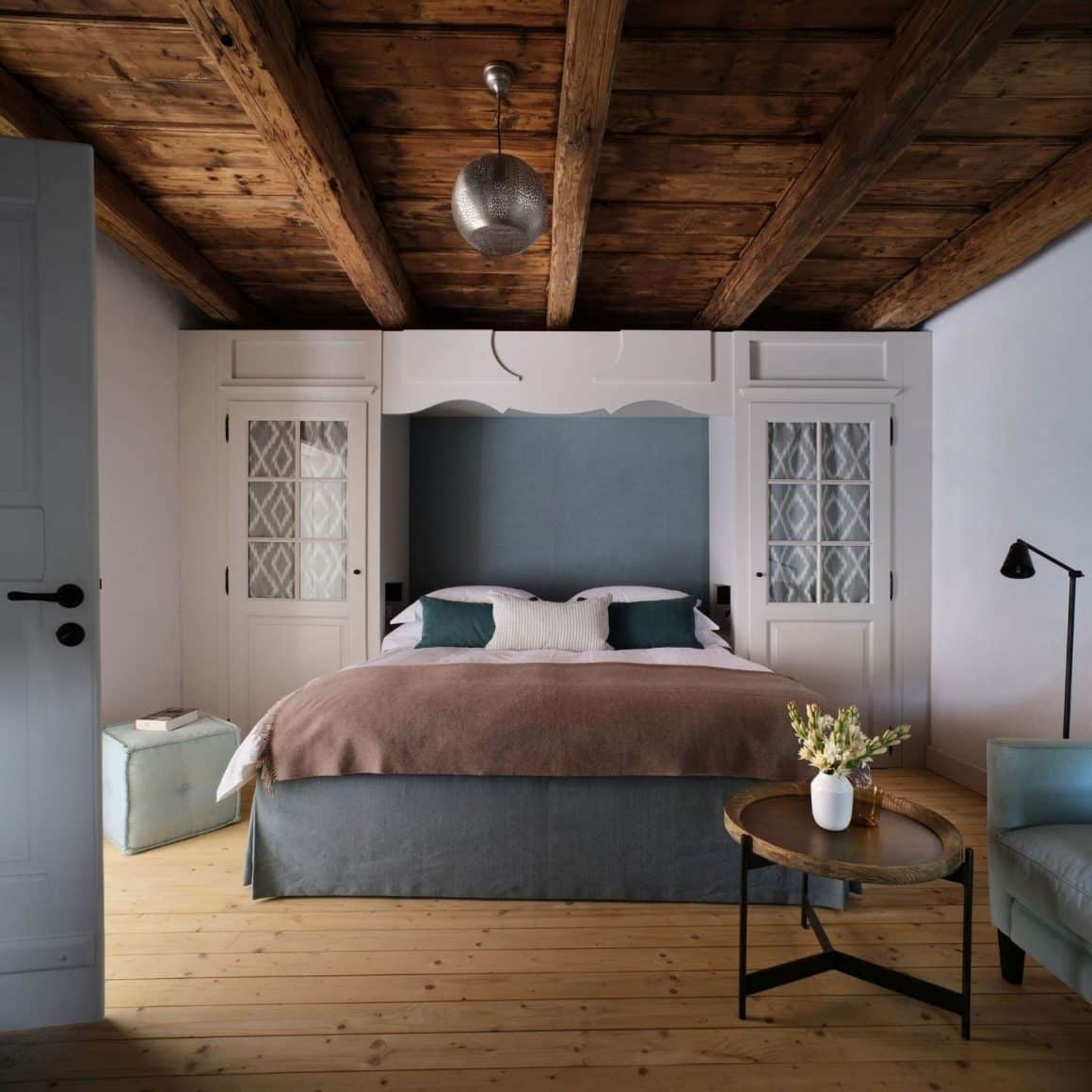 Dormitor in stil rustic, elegant, de la Bethlen 