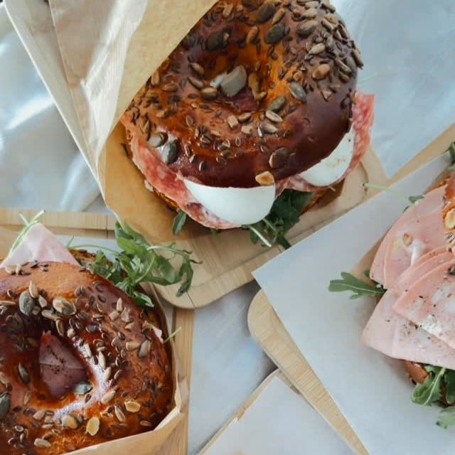 Bagels de la Blitz n Roll București