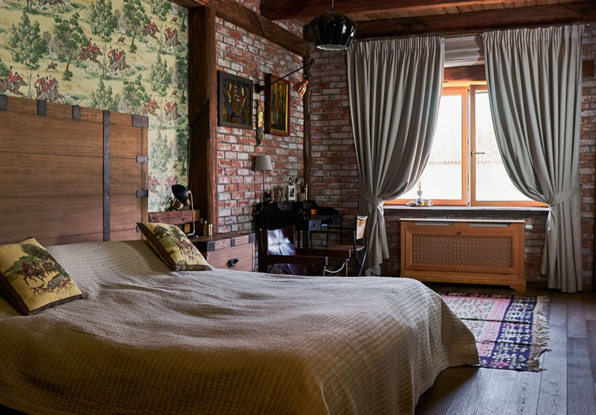 Camera rustica din cadrul Singureni Manor, hotel distins cu 2 chei de Michelin Keys în România