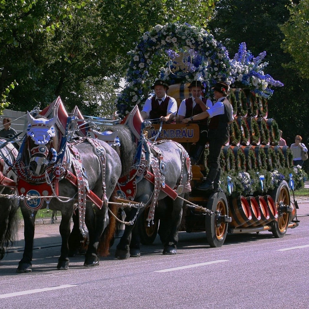 care alegorice la Oktoberfest