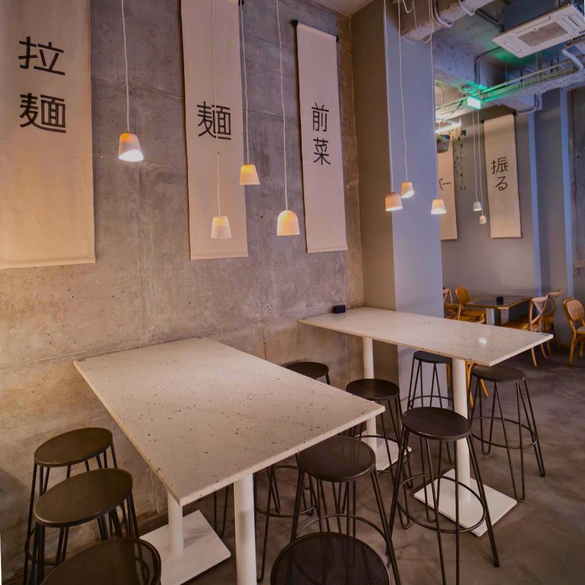 interiorul de la de la Sanki Ramen Bar Bucureti