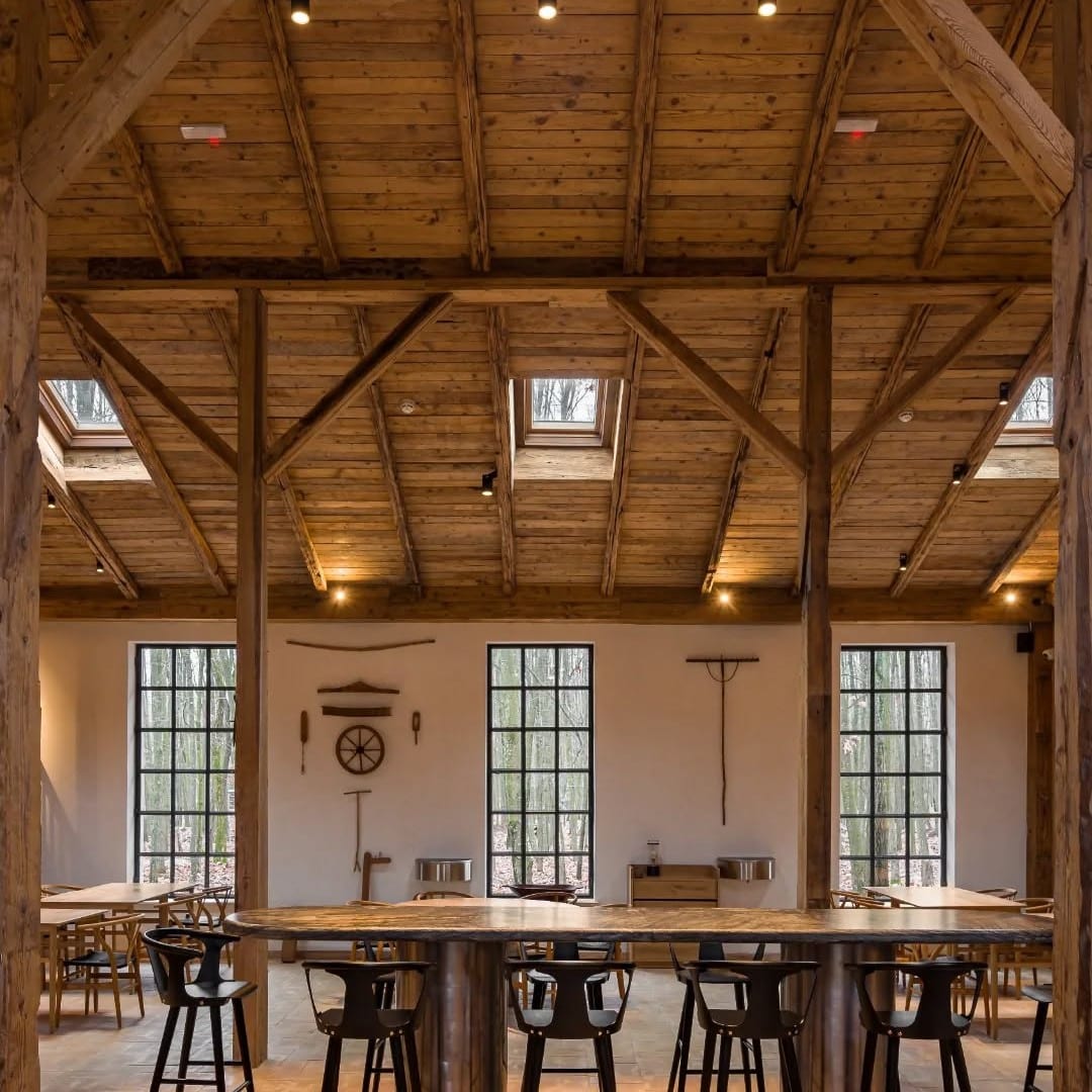 restaurantul La Hambar din cadrul Singureni Manor