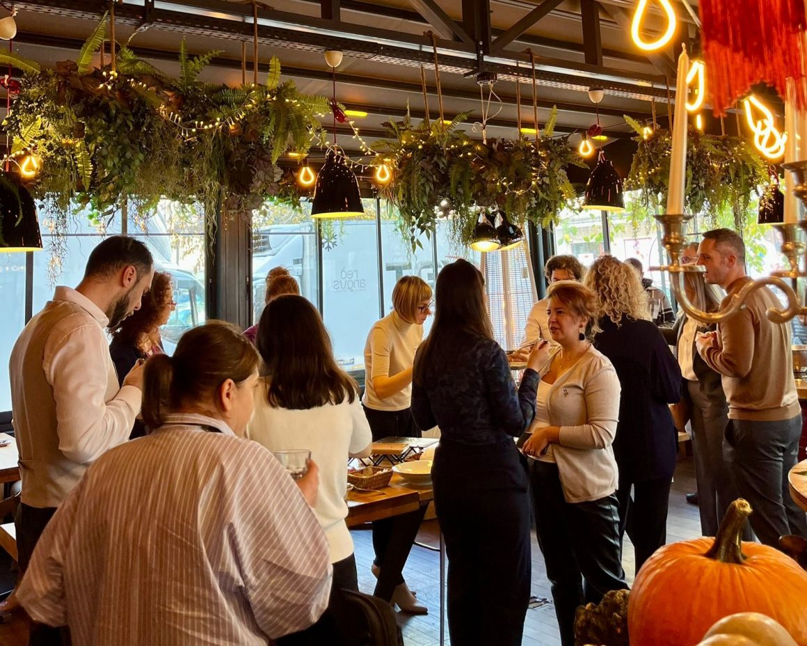 petrecere corporate la Red Angus