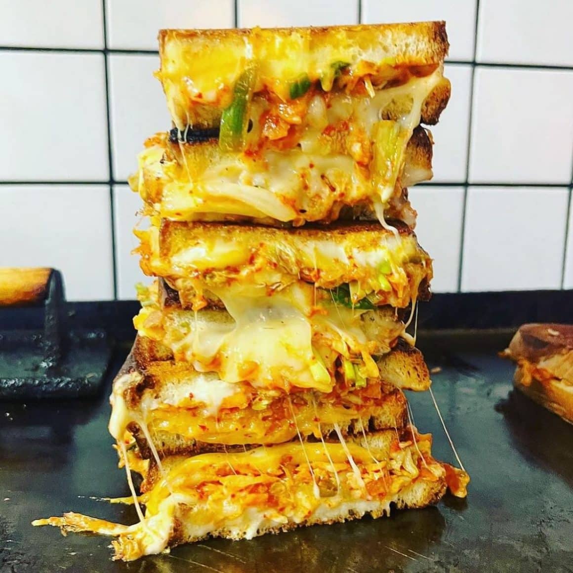 Kimcheese - sandvici cu branza si kimchi