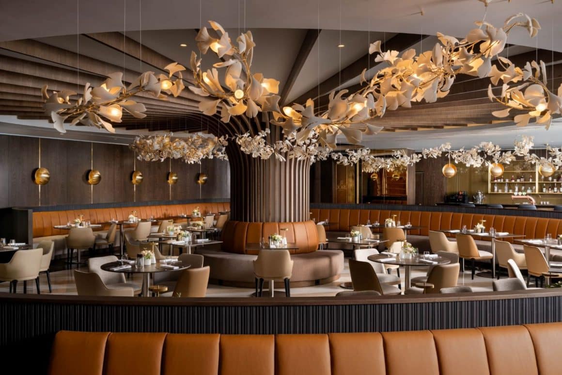 Imagine din cadrul restaurantului JORJ, din cadrul Intercontinental Athenee Palace, unul din cele mai instagramabile date spots din București unde să ieși la o cină romantică