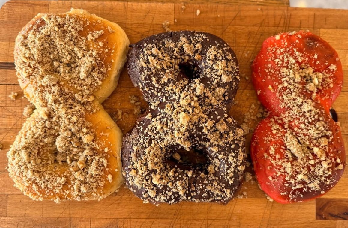 mucenici moldovenești clasici, cu ciocolată și cu căpșuni