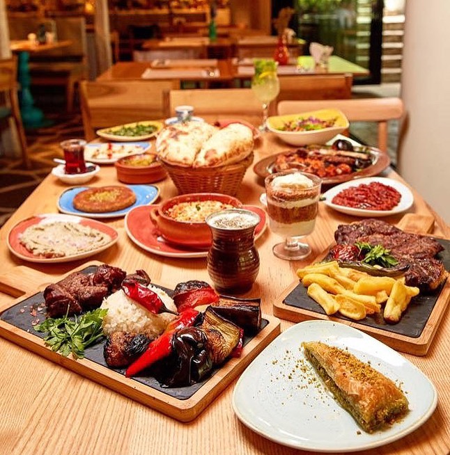 meniu turcesc de la restaurantul divan