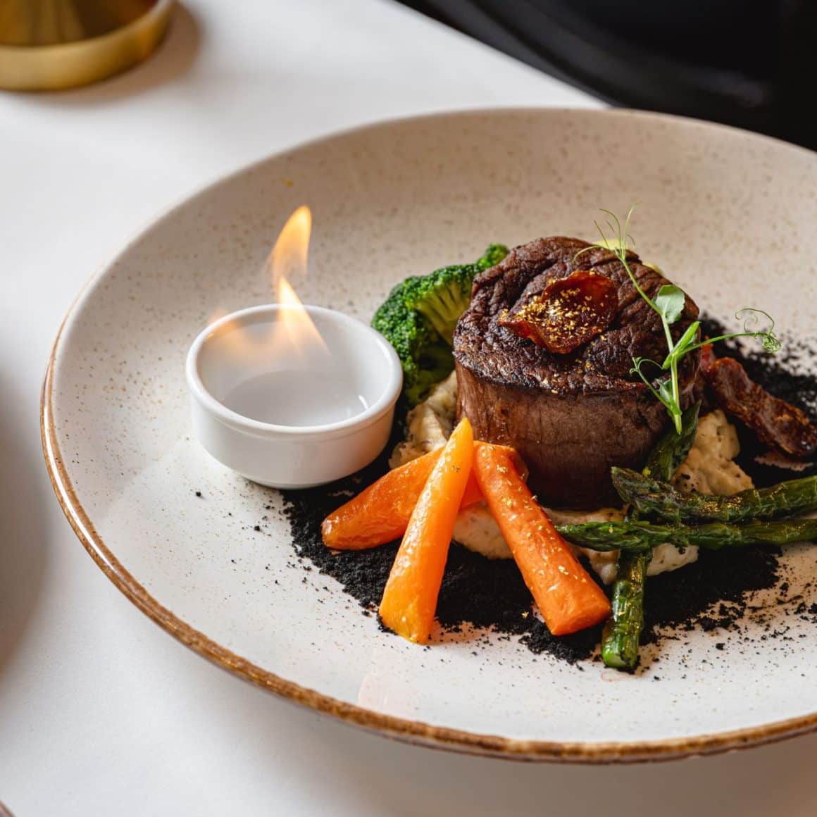 Preparat fine dining Focurile Vii cu Babic de Buzău, preparat Geo-Produse la Dacia Romanian Dining Buzău