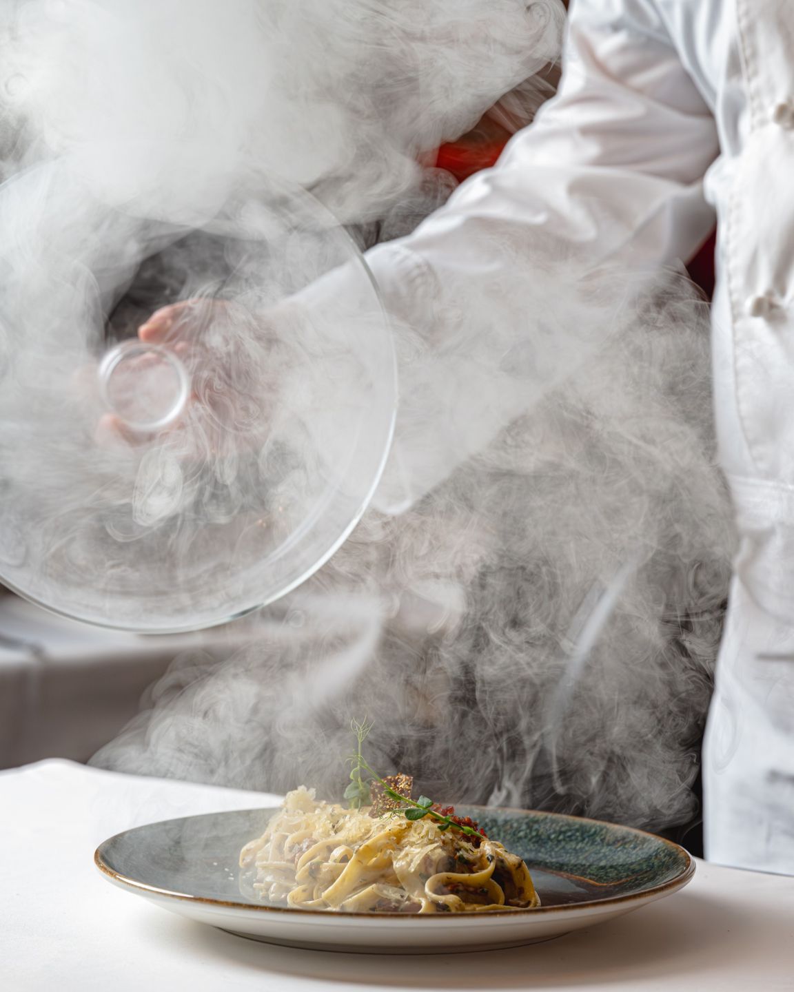 Tăiței meșteșugiți | Babic de Buzău | Brânză de Horezu
O întâlnire între tradiția românească și rafinamentul bucătăriei contemporane din meniul Dacia Romanian Dining din Buzău