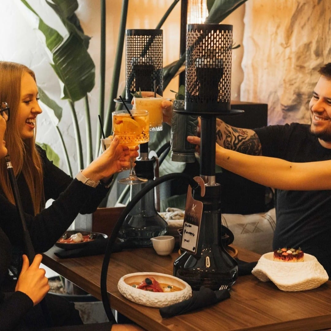 Cocktails, shisha, social dining și seri relaxate într-un spațiu modern din Centrul Vechi, parte din noul val de locuri noi în București.