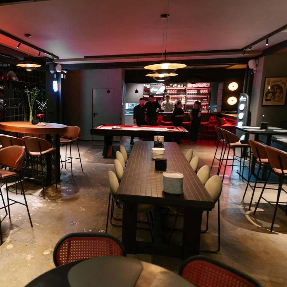 Kuchisabishii aduce în București un restaurant cu vibe urban, cocktail bar și un spațiu modern potrivit pentru dinner, ieșiri cu prietenii sau seri casual în oraș.