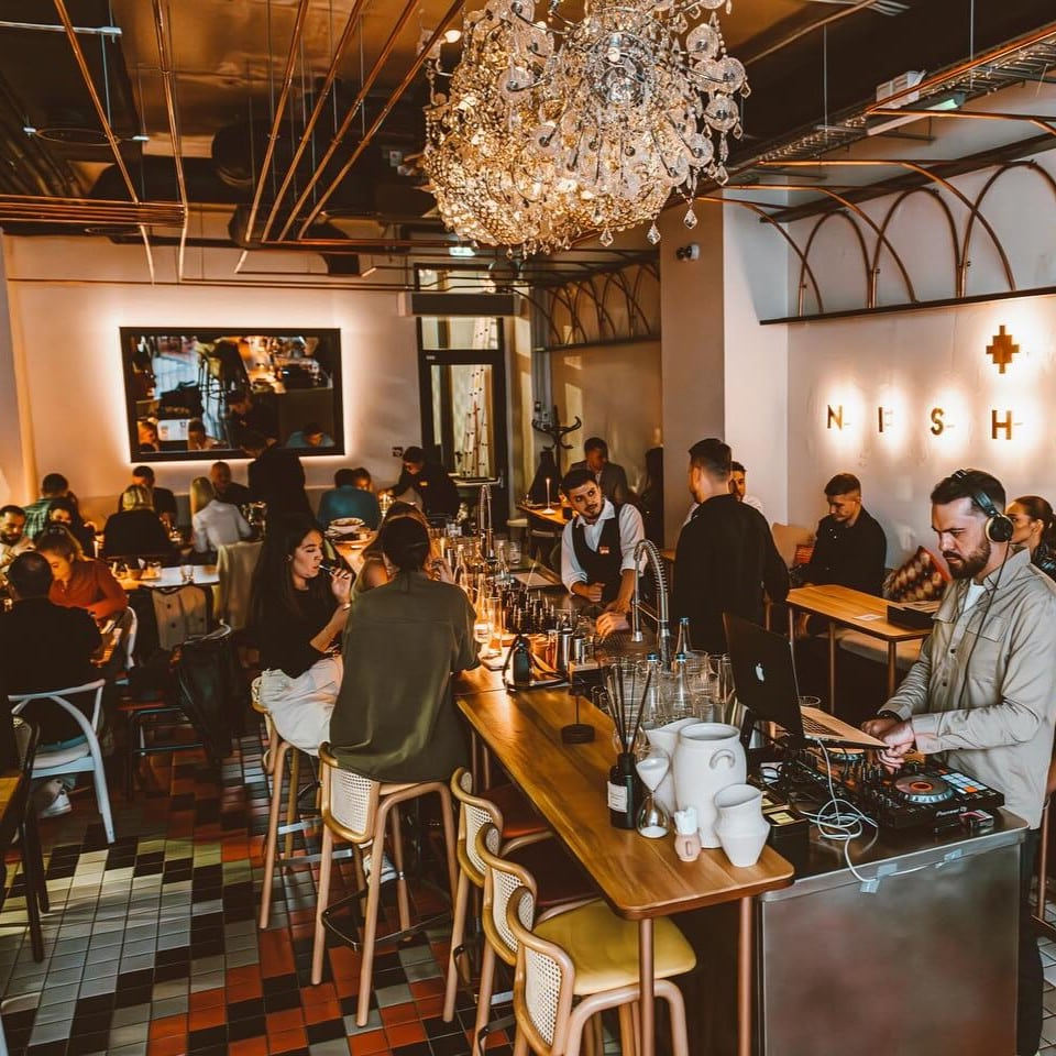 Nishani - best spot for friends' hangout București. Restaurant Battle restograf