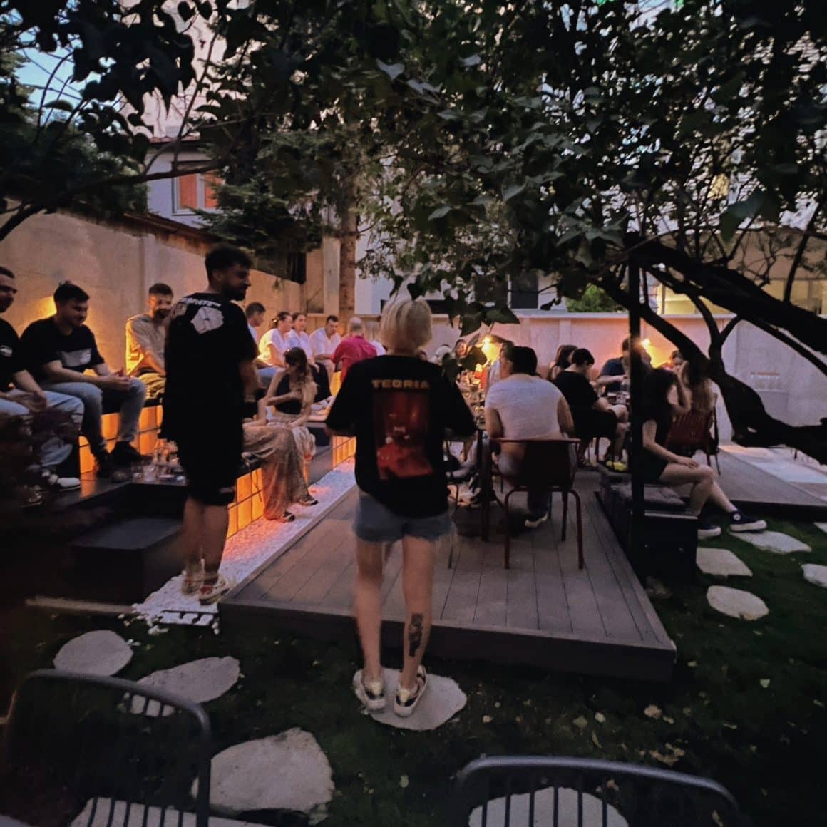 Terasa Teoria Cocktail Bar din București