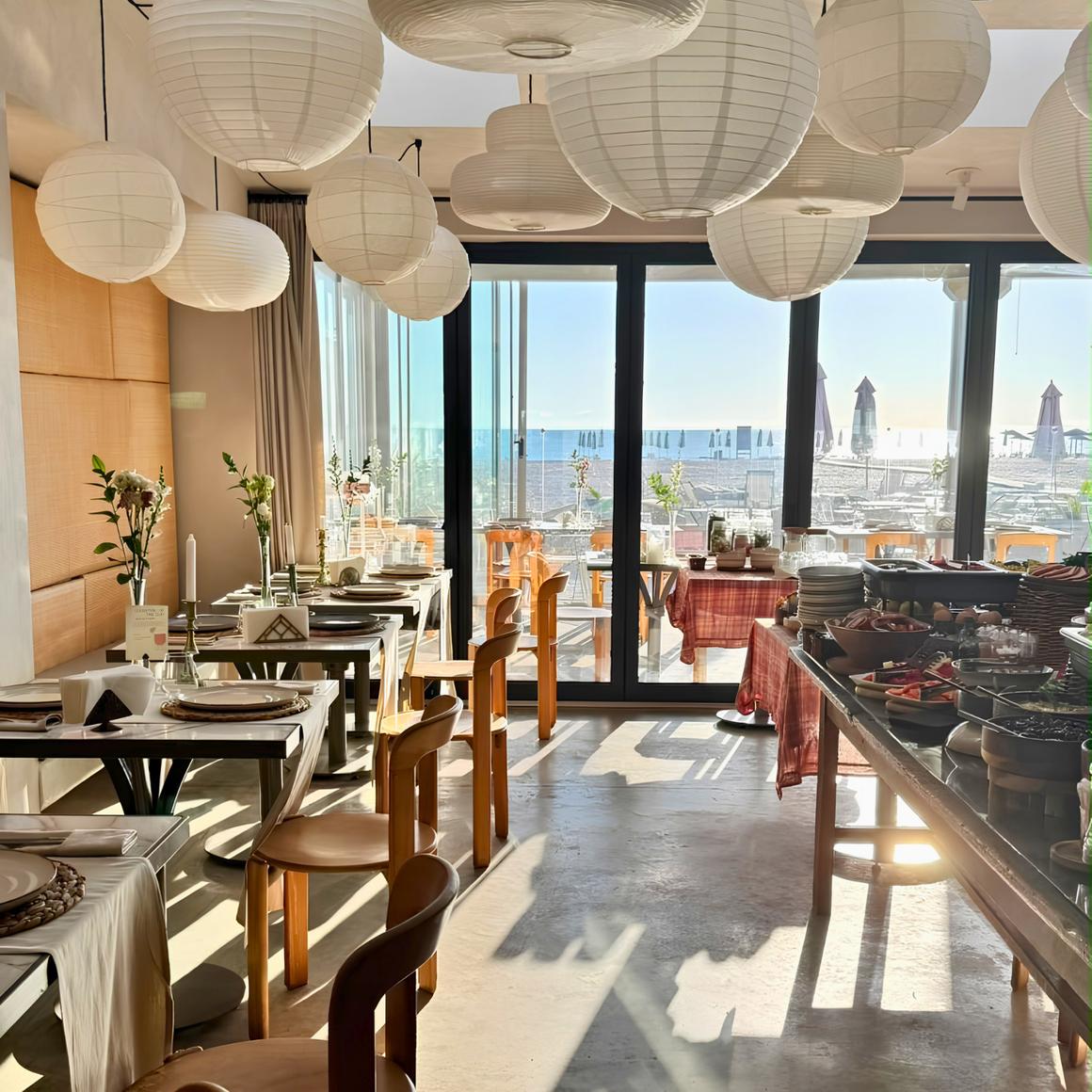 Restaurantul hotelului Euforia din Eforie, cu vedere la mare