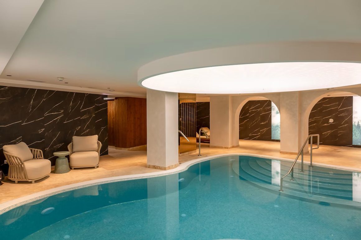 spa si piscina interioara la radisson sinaia